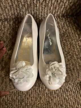 Girls size 13 Nina ballet slip in shoes super cute $15